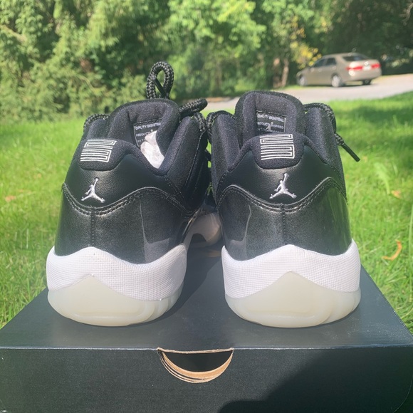 Jordan 11 Retro Lows “ Barons” - Picture 4 of 4
